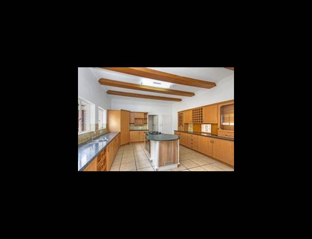 7 BEDROOM FREEHOLD FOR SALE IN MORNINGSIDE